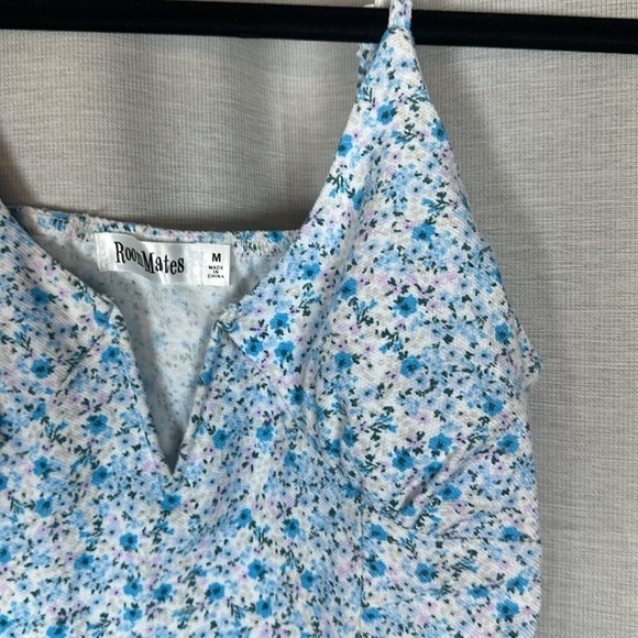 ROOMMATES TANK TOP ! SIZE(M) - Picture 4 of 8